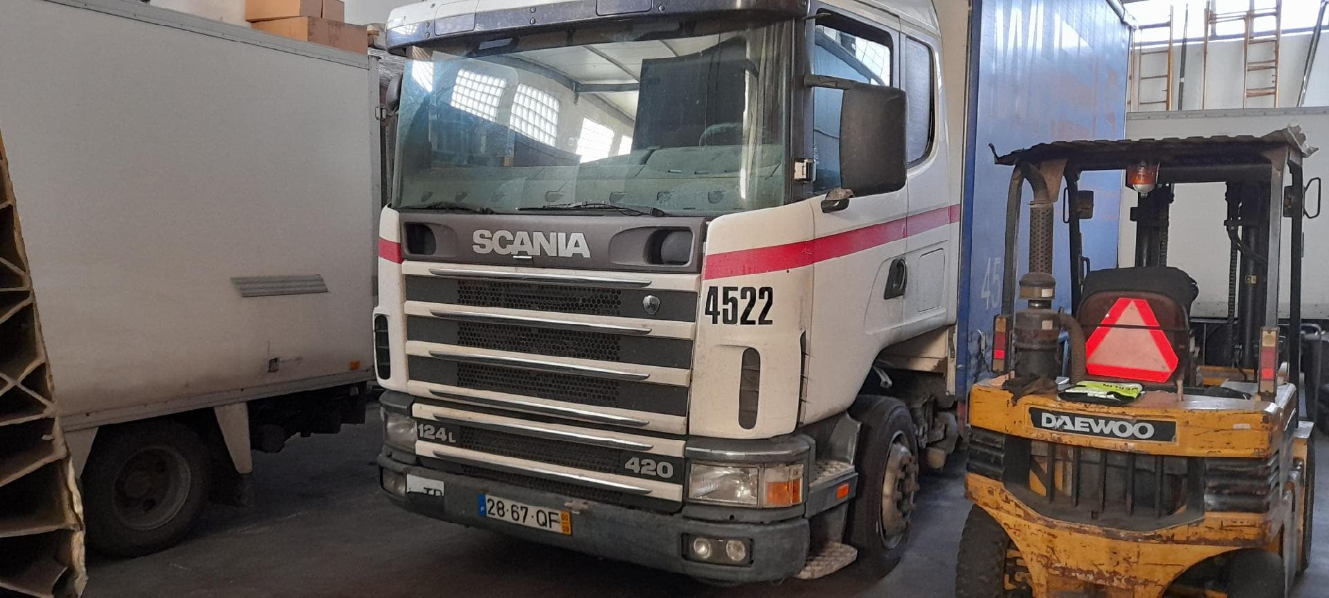 Scania 420 124L