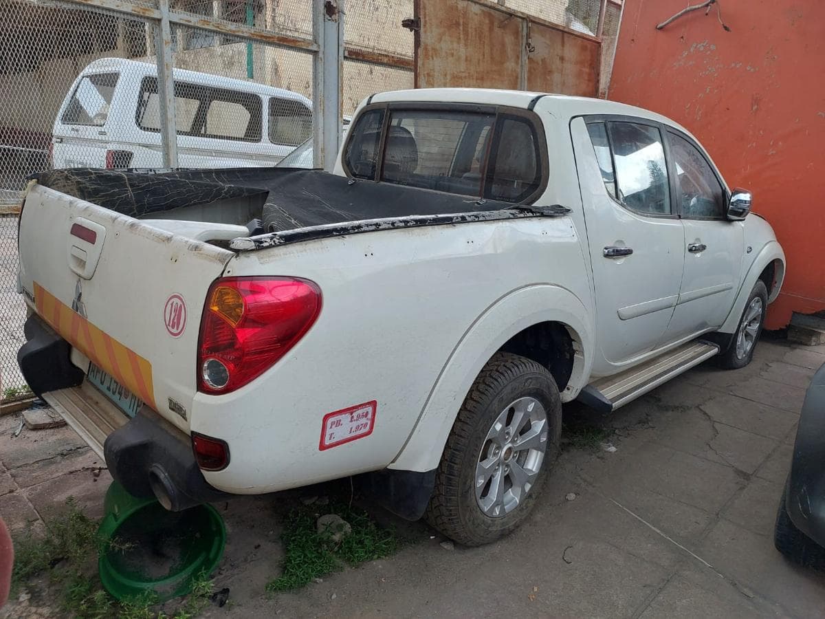 Mitsubishi Triton · — imagen 4
