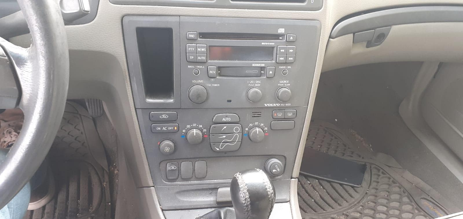 Volvo S60 2.4 D5 · Ano 2003 — imagen 17