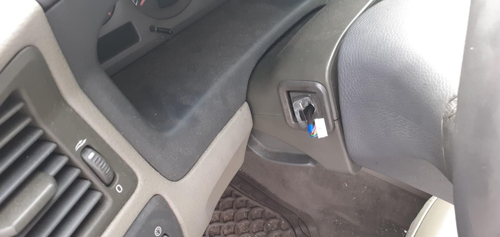 Volvo S60 2.4 D5 · Ano 2003 — imagen 19