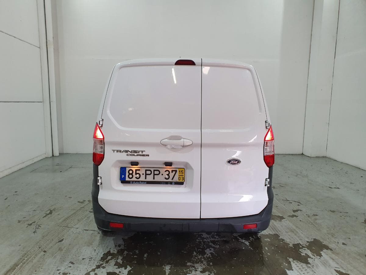 Ford Transit Courier 1.5 TDCI — imagem 5