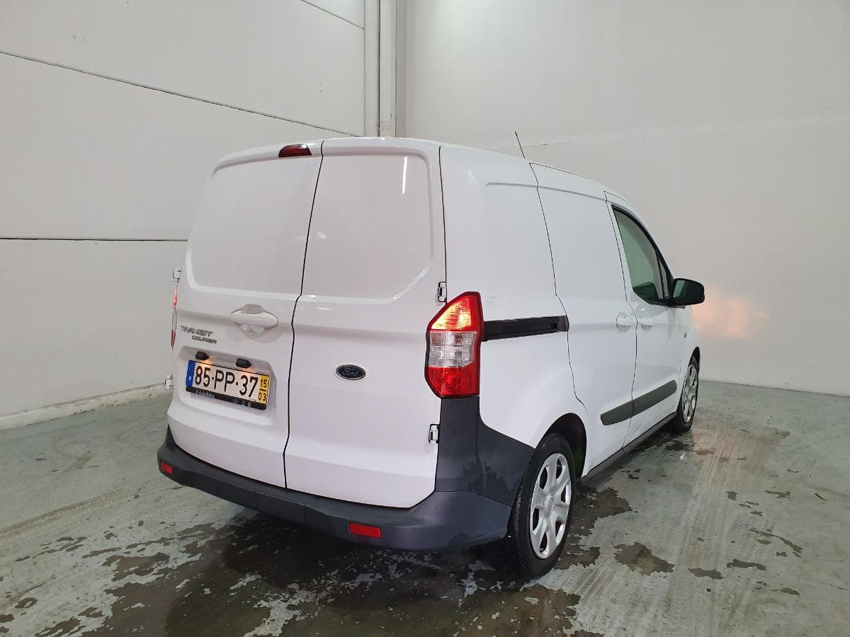 Ford Transit Courier 1.5 TDCI — imagem 6