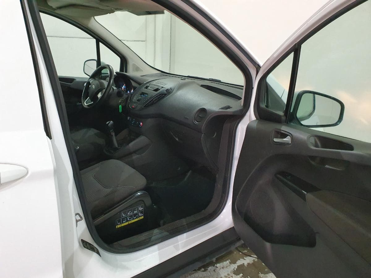 Ford Transit Courier 1.5 TDCI — imagem 22
