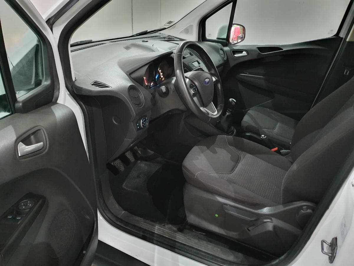 Ford Transit Courier 1.5 TDCI — imagem 21