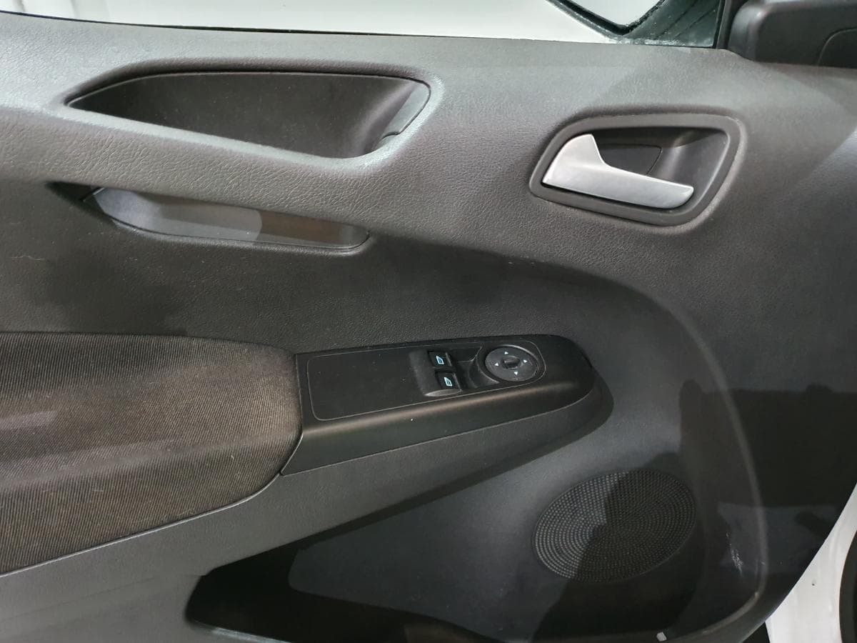 Ford Transit Courier 1.5 TDCI — imagem 26