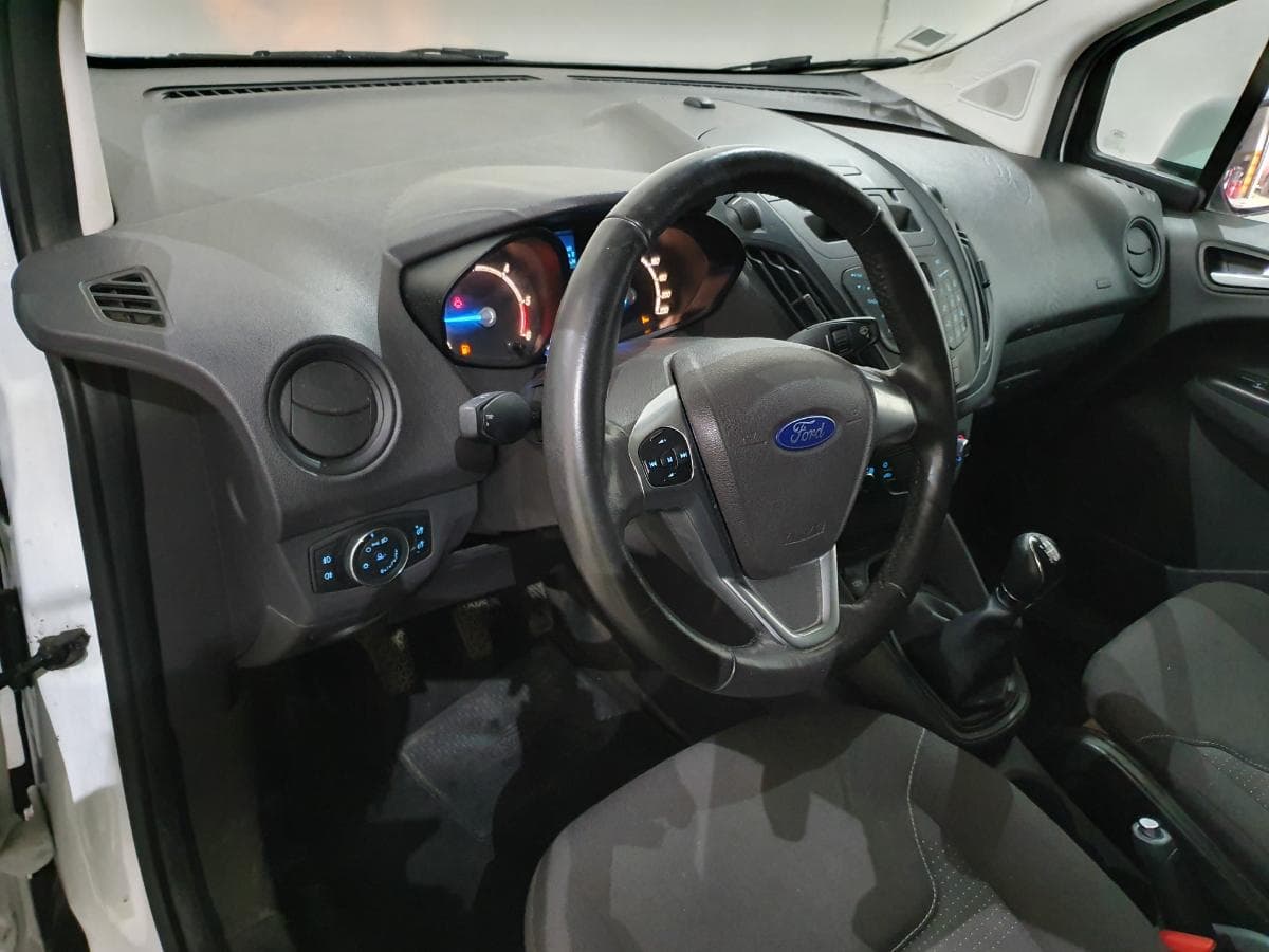 Ford Transit Courier 1.5 TDCI — imagem 24