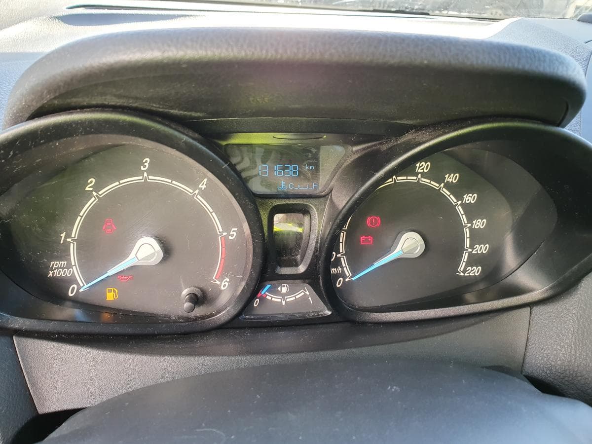 Ford Transit Courier 1.5 TDCI — imagem 29