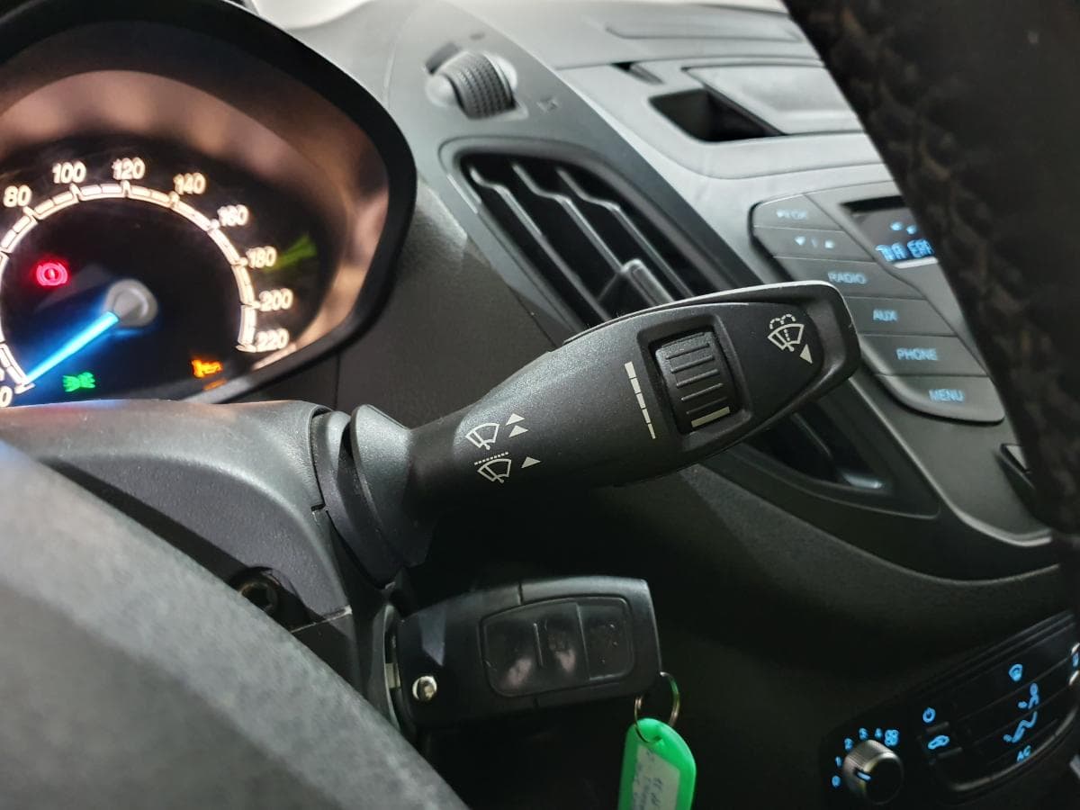 Ford Transit Courier 1.5 TDCI — imagem 31