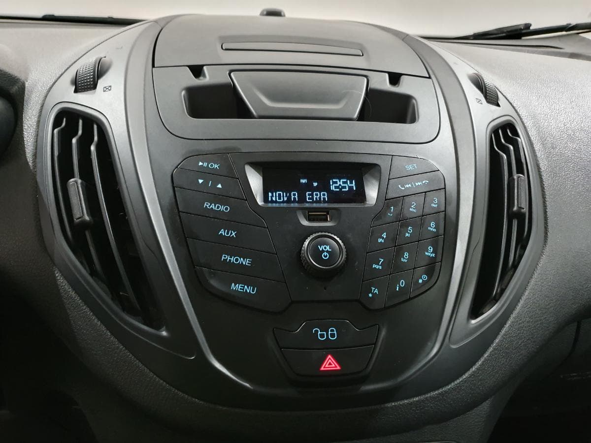 Ford Transit Courier 1.5 TDCI — imagem 32