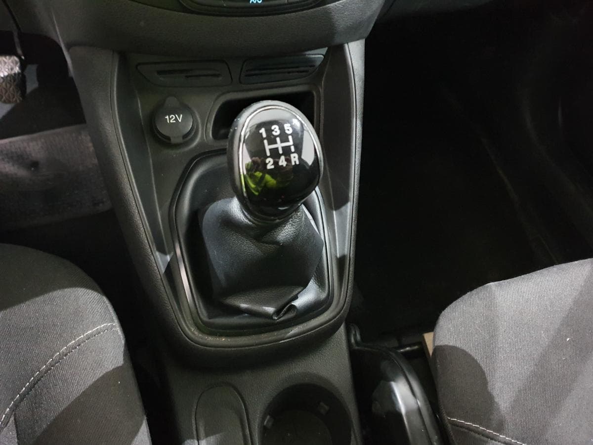 Ford Transit Courier 1.5 TDCI — imagem 34