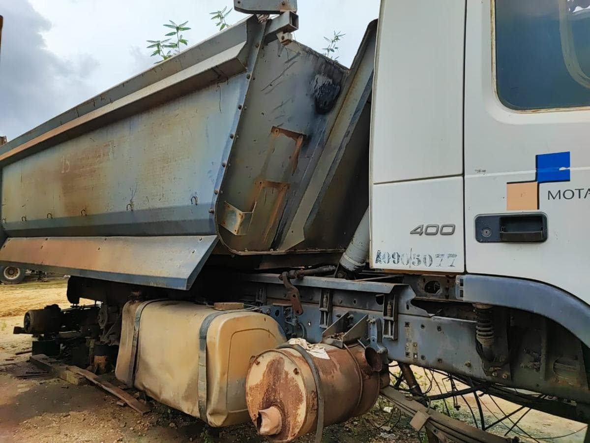 Camião Basculante 26 T (6X4) VOLVO FM 400 6x4 — imagem 2