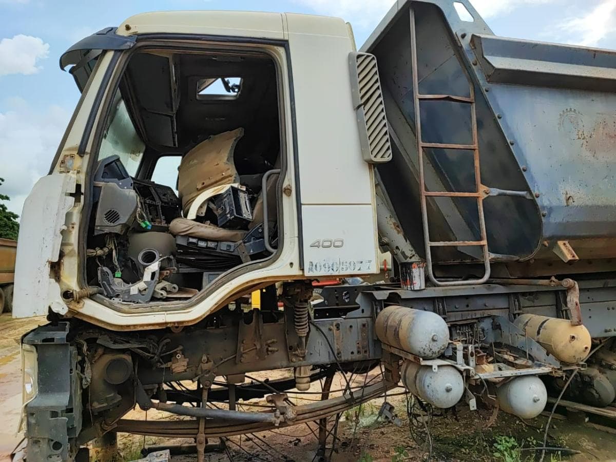 Camião Basculante 26 T (6X4) VOLVO FM 400 6x4 — imagem 4