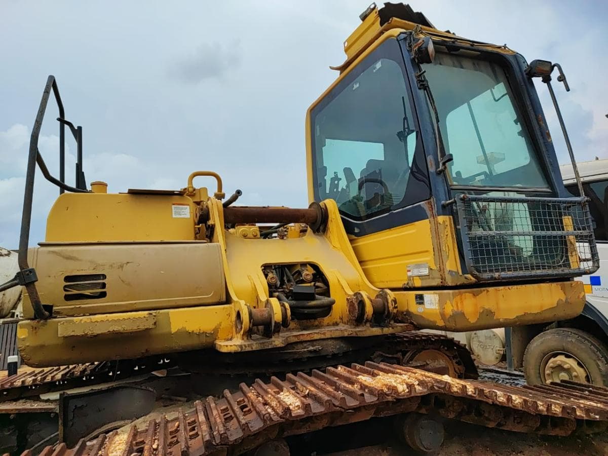 Escavadora de Rastos (30T) KOMATSU PC300-8 · Viana — image 2