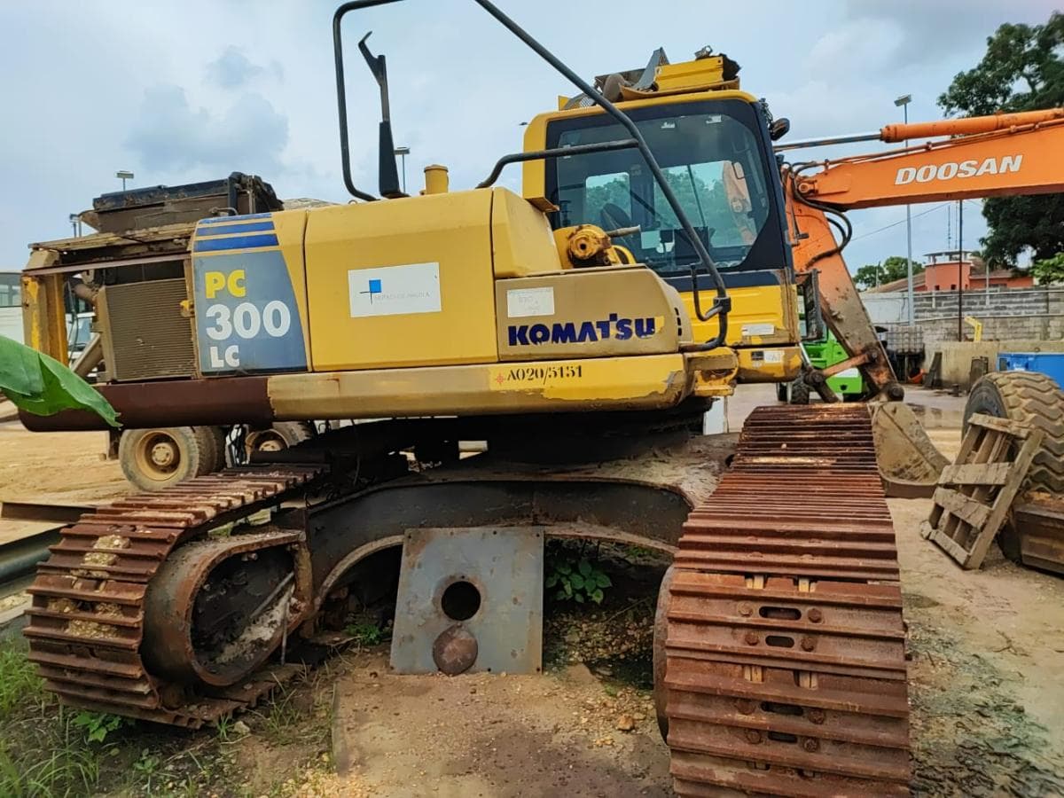 Escavadora de Rastos (30T) KOMATSU PC300-8 · Viana — image 5