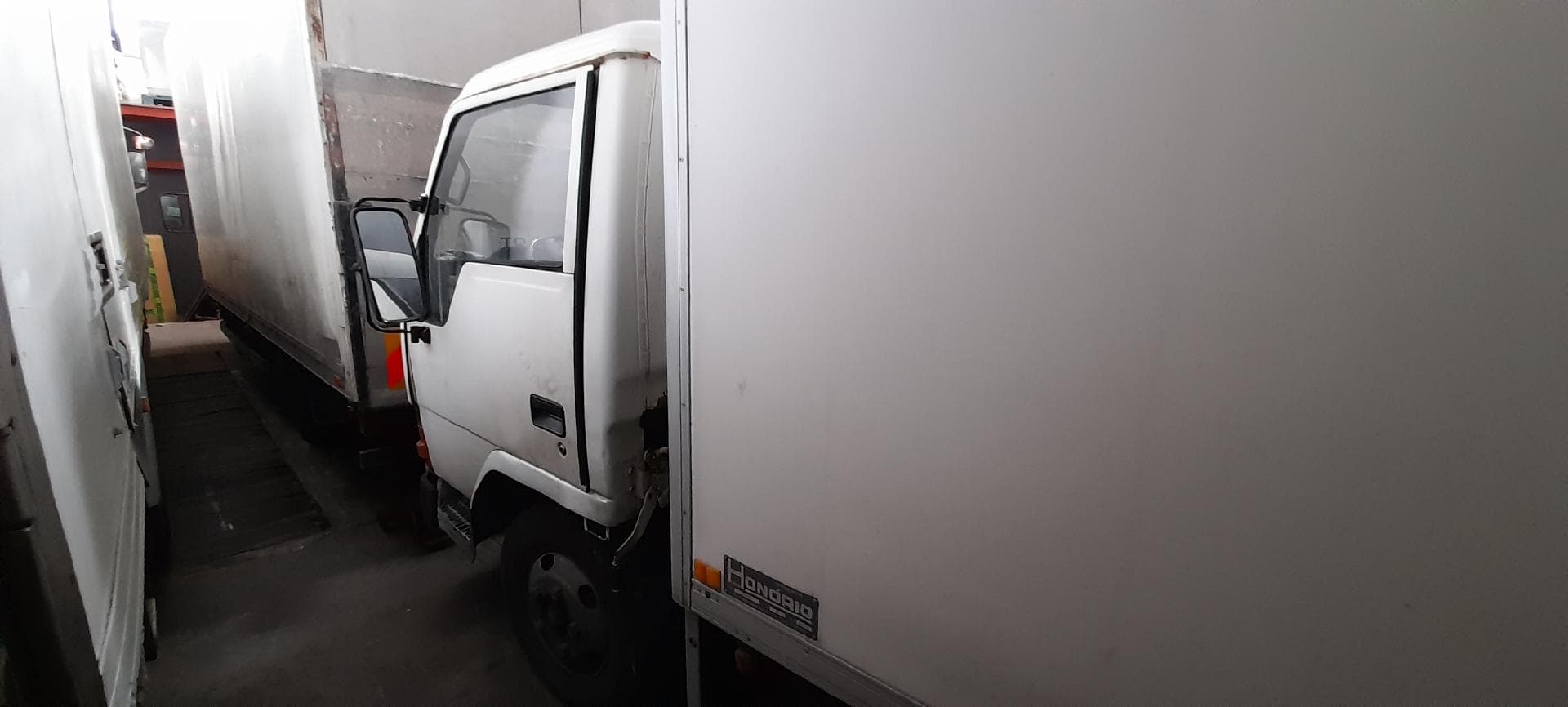 Mitsubishi Canter — image 2