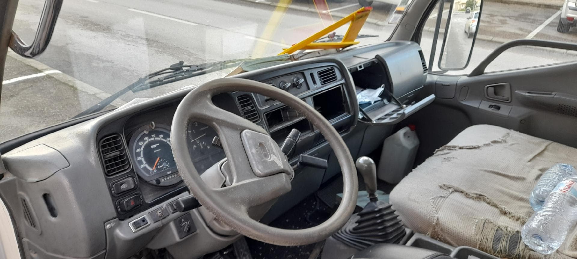 Mitsubishi Canter — imagem 10