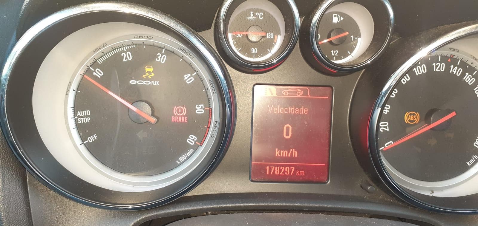 Opel Astra 1.7CDTI · Ano 2012 — imagen 14