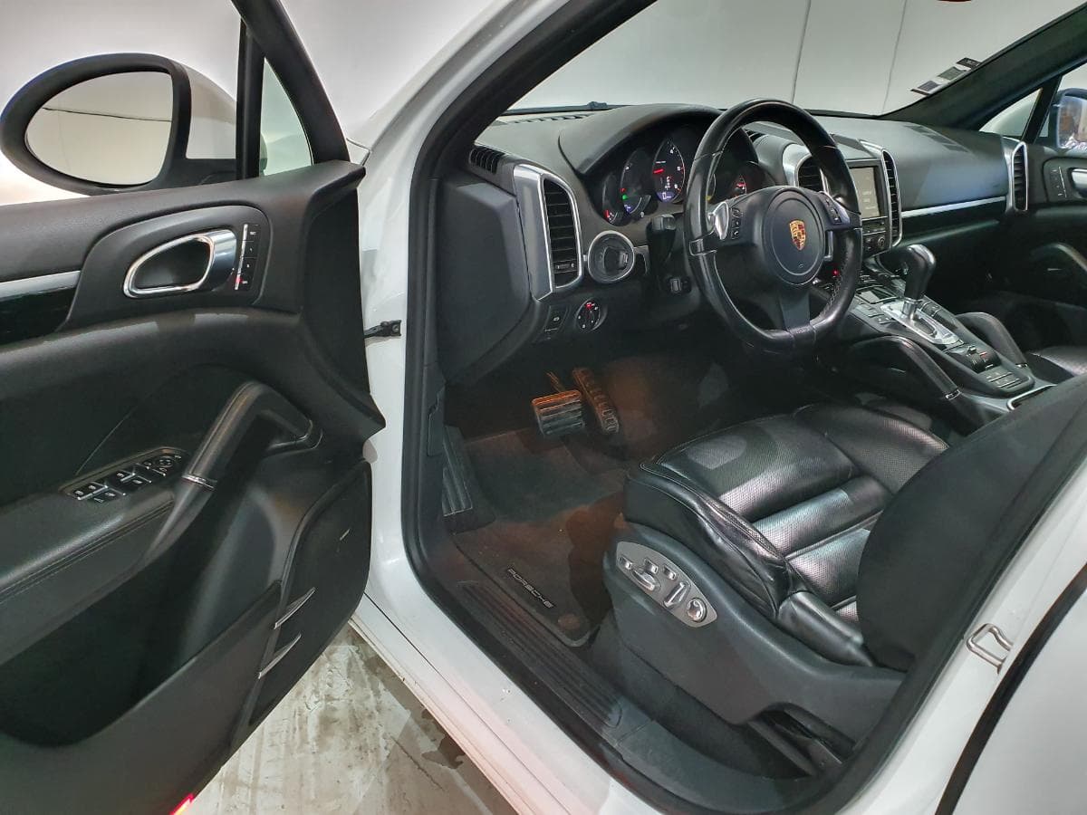 Porsche Cayenne 3.0D · Ano 2013 — imagem 20