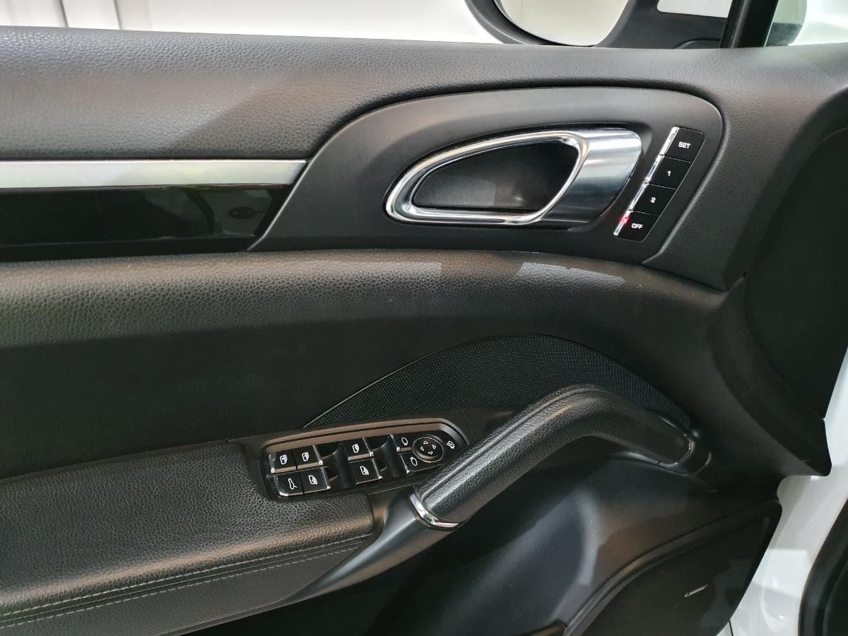 Porsche Cayenne 3.0D · Ano 2013 — imagem 21