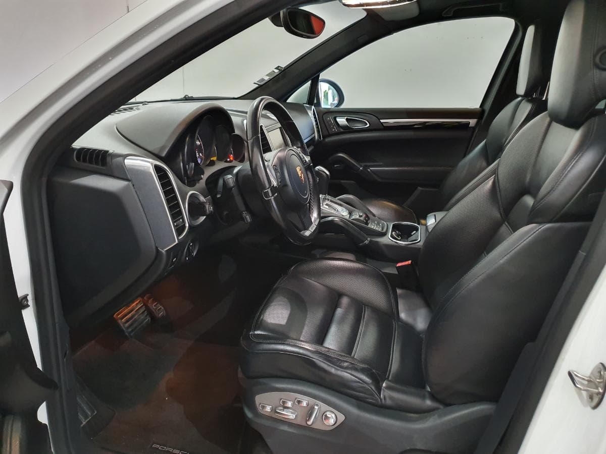 Porsche Cayenne 3.0D · Ano 2013 — imagem 22