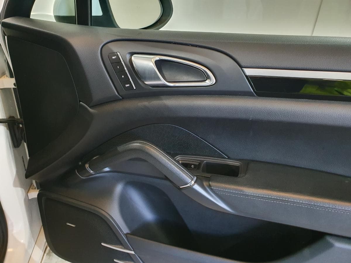 Porsche Cayenne 3.0D · Ano 2013 — imagem 29