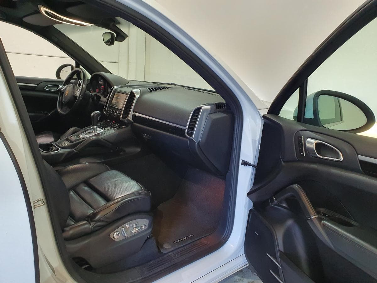 Porsche Cayenne 3.0D · Ano 2013 — imagem 28