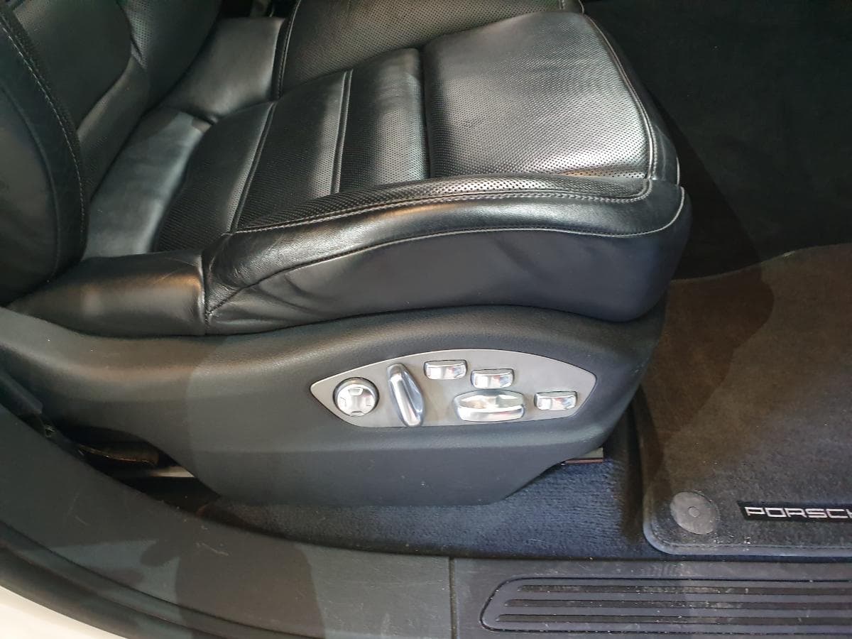 Porsche Cayenne 3.0D · Ano 2013 — imagem 32