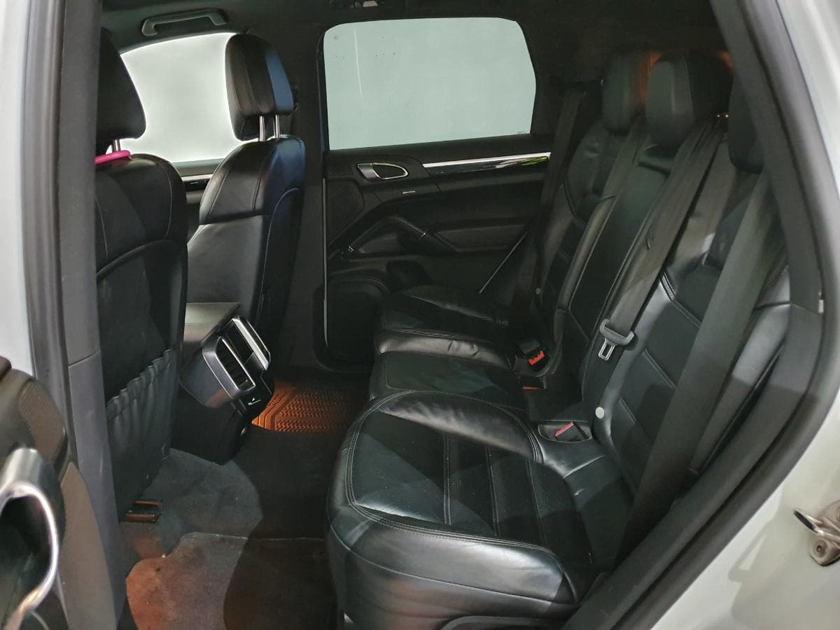 Porsche Cayenne 3.0D · Ano 2013 — imagem 37