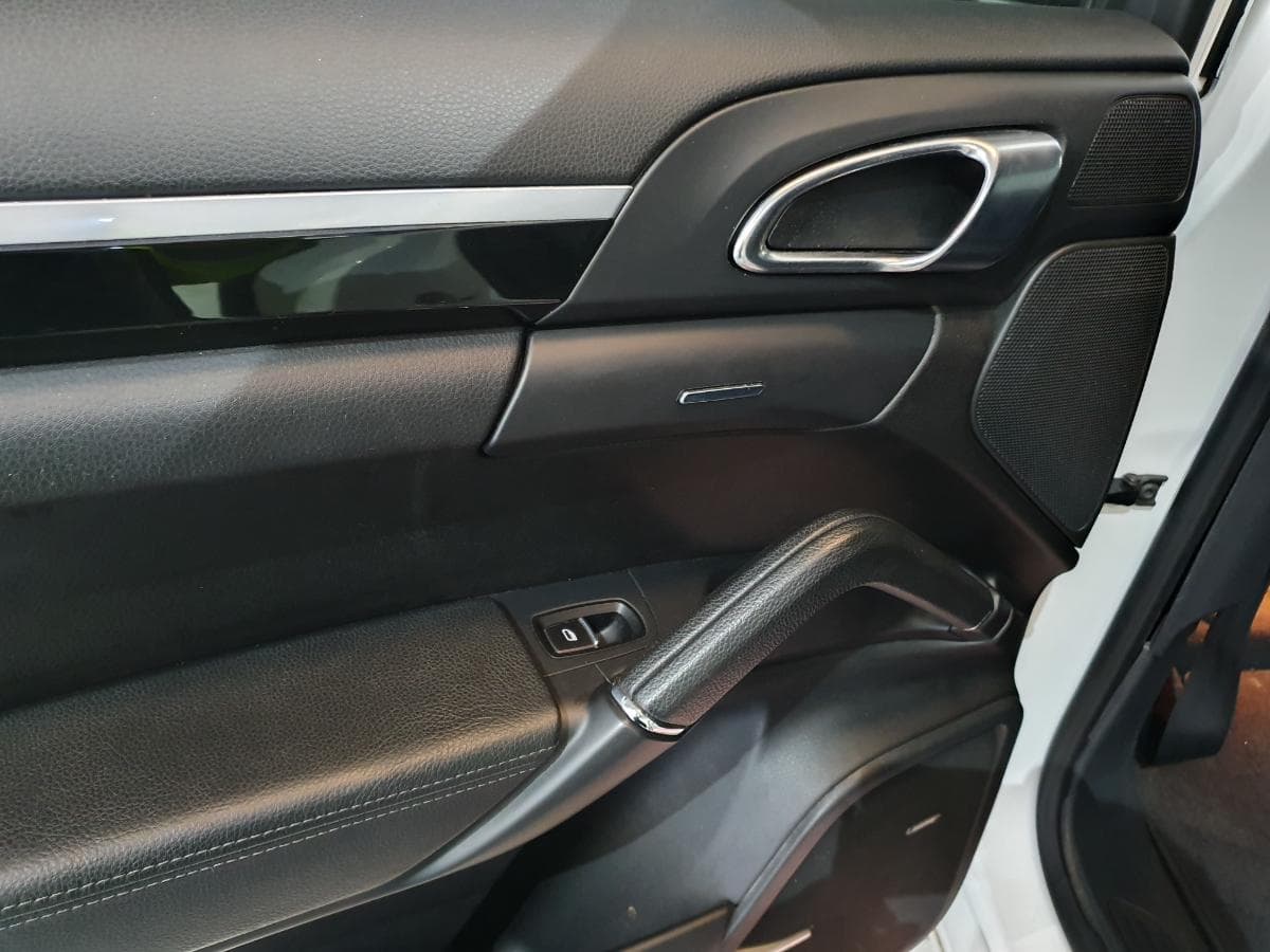 Porsche Cayenne 3.0D · Ano 2013 — imagem 36