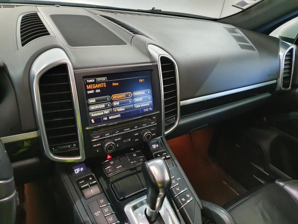 Porsche Cayenne 3.0D · Ano 2013 — imagem 38