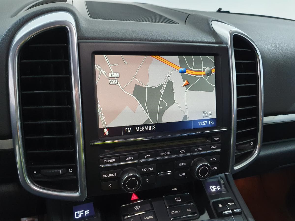 Porsche Cayenne 3.0D · Ano 2013 — imagem 42