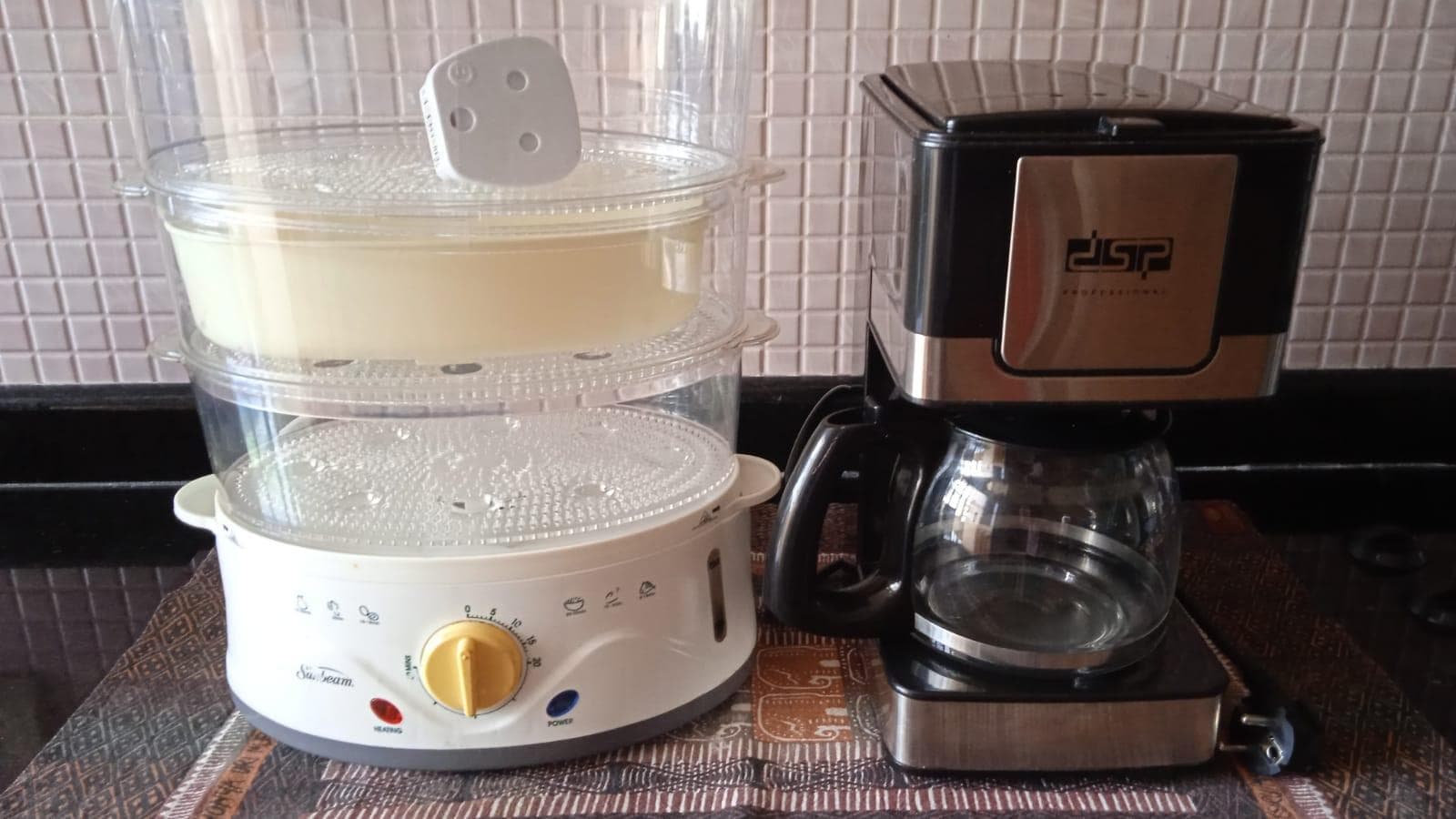 Máquina de cozer a vapor, máquina para café.  · — imagen 2