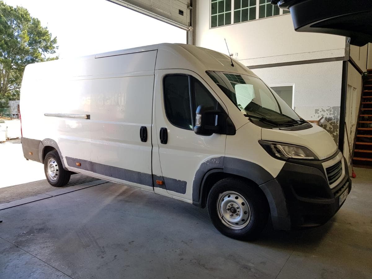 Peugeot Boxer Van (250) 2.2 HDI · Ano 2014 — imagem 2