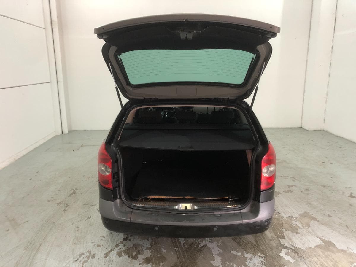 Renault Laguna 2.0 DCI · Ano 2007 — imagen 9