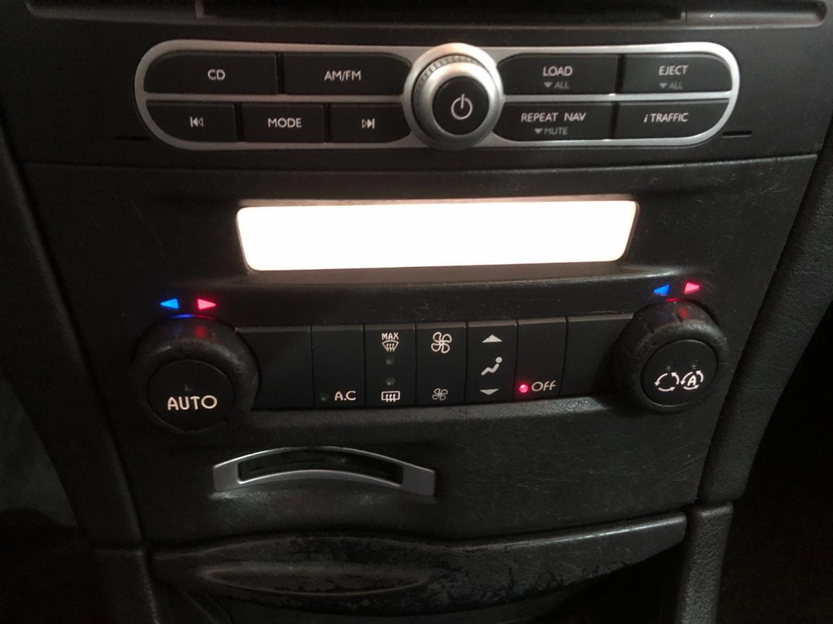 Renault Laguna 2.0 DCI · Ano 2007 — imagen 30