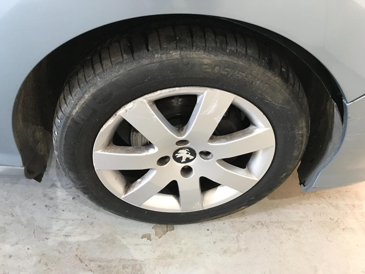 Peugeot 308 1.6 HDI · Ano 2013 — imagem 25