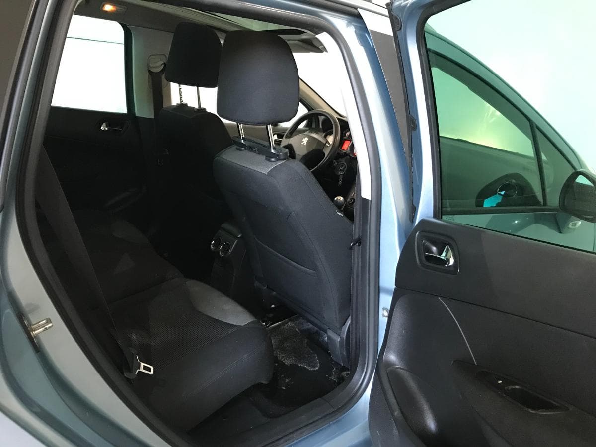 Peugeot 308 1.6 HDI · Ano 2013 — imagem 28