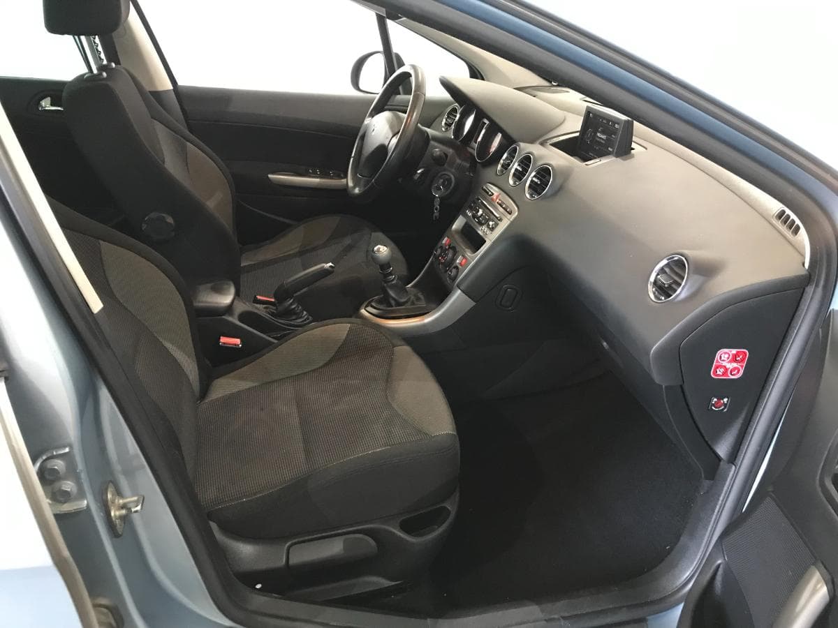 Peugeot 308 1.6 HDI · Ano 2013 — imagem 29