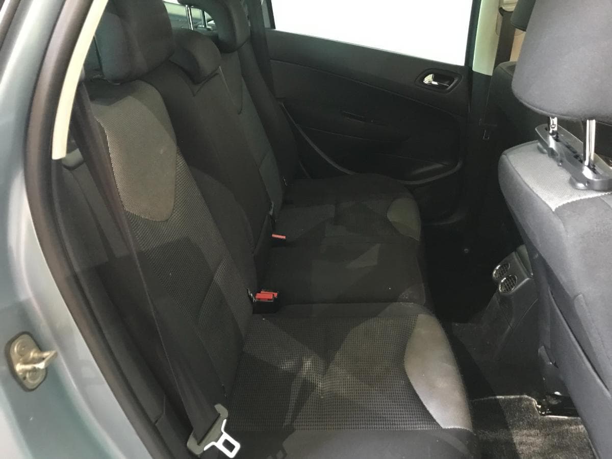 Peugeot 308 1.6 HDI · Ano 2013 — imagem 33