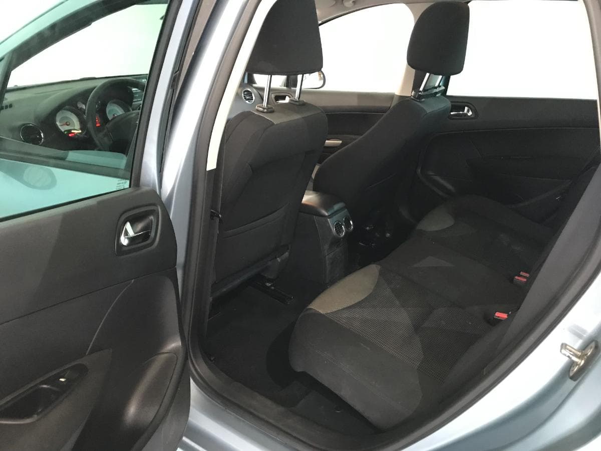 Peugeot 308 1.6 HDI · Ano 2013 — imagem 36