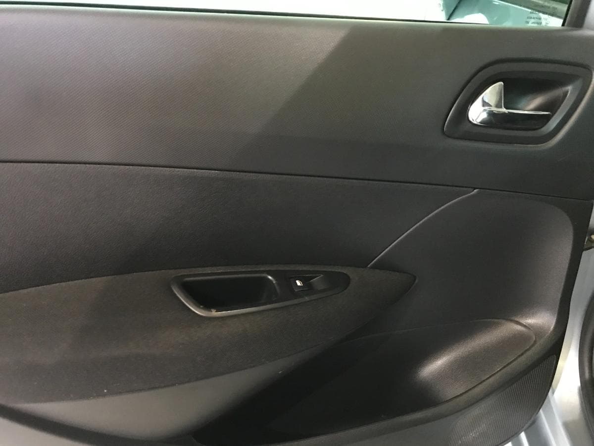 Peugeot 308 1.6 HDI · Ano 2013 — imagem 37