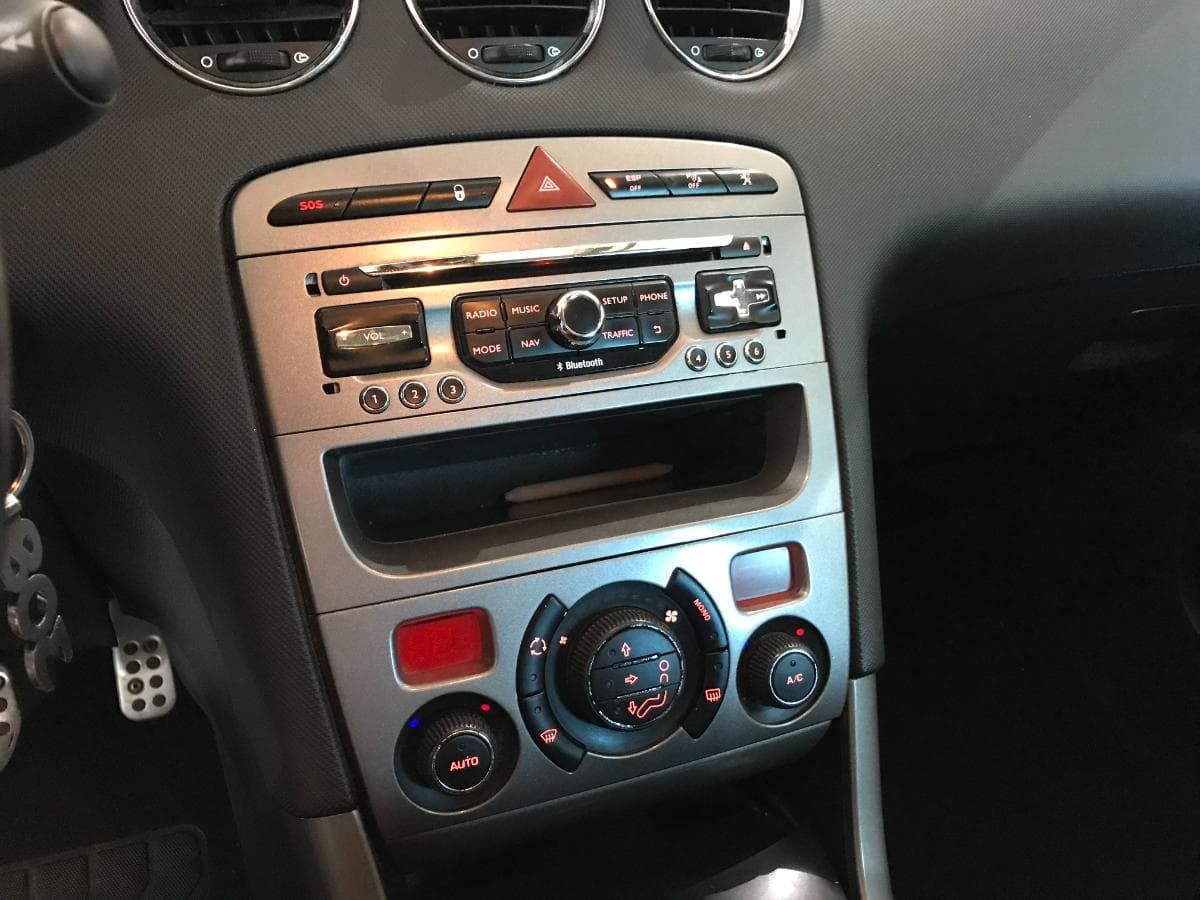 Peugeot 308 1.6 HDI · Ano 2013 — imagem 43