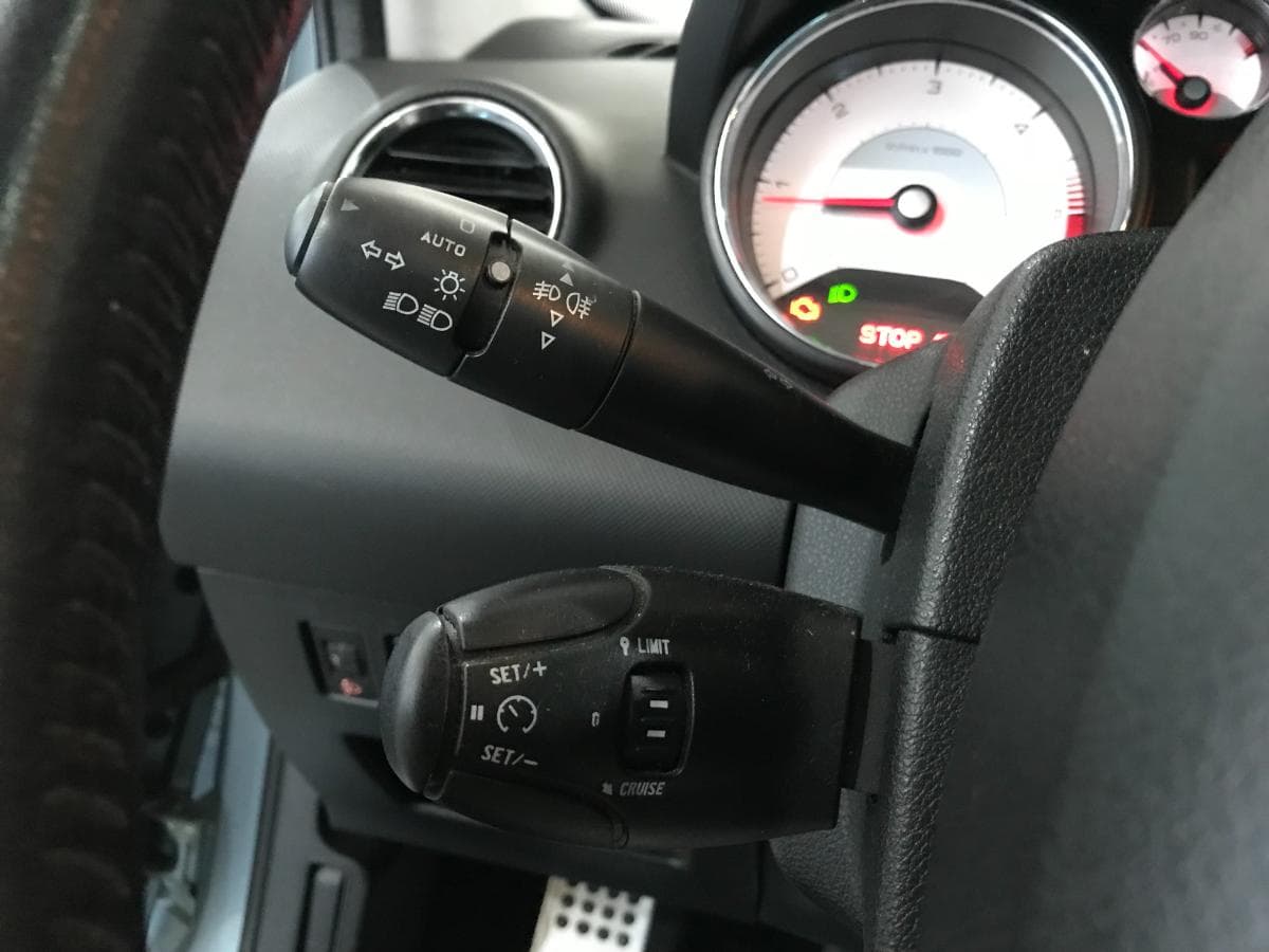 Peugeot 308 1.6 HDI · Ano 2013 — imagem 49