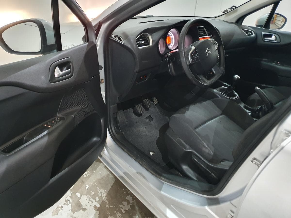Citroen C4 1.6HDI · Ano 2010 — imagem 18