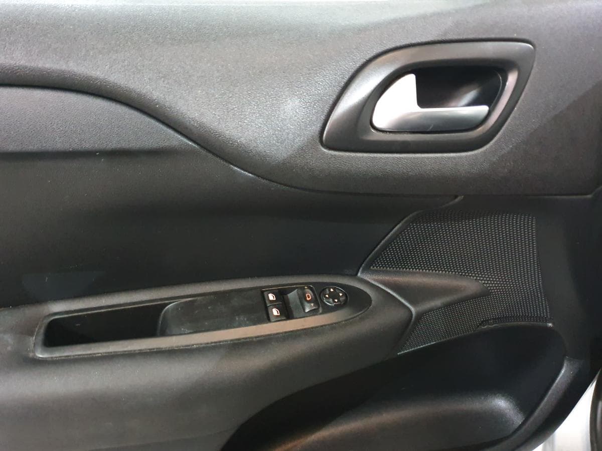 Citroen C4 1.6HDI · Ano 2010 — imagem 19