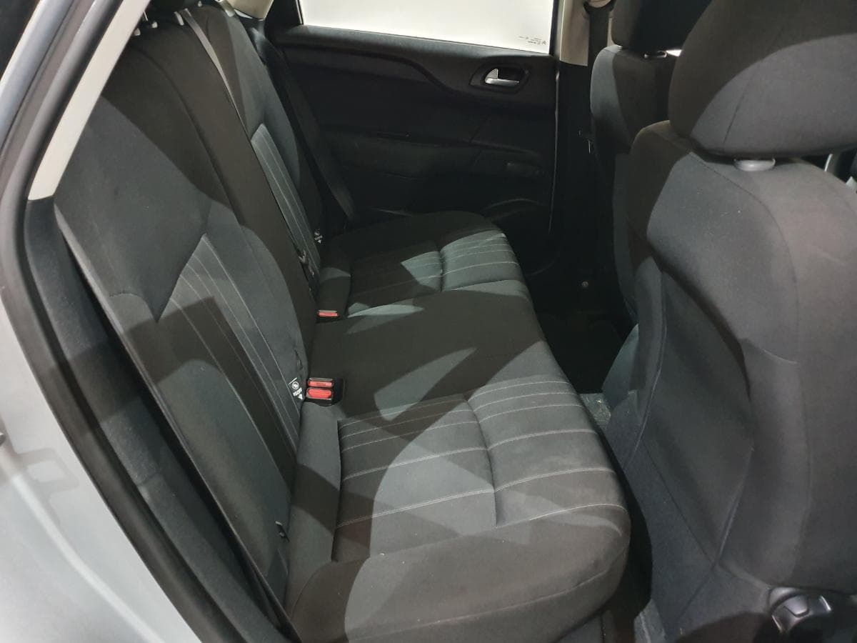 Citroen C4 1.6HDI · Ano 2010 — imagem 23