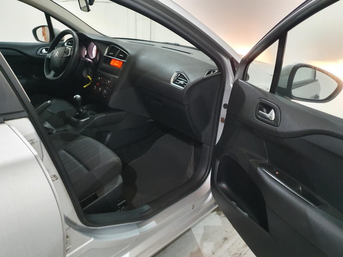 Citroen C4 1.6HDI · Ano 2010 — imagem 24