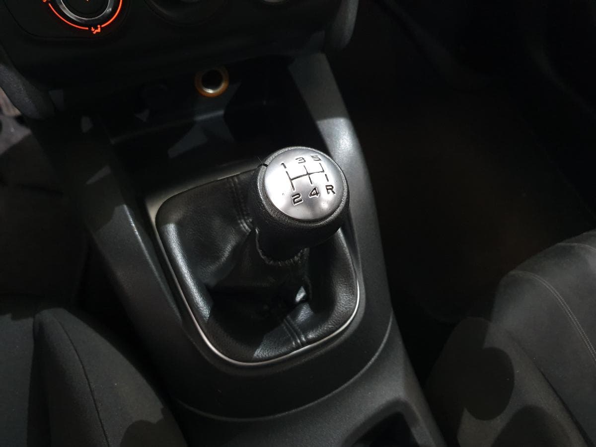Citroen C4 1.6HDI · Ano 2010 — imagem 38