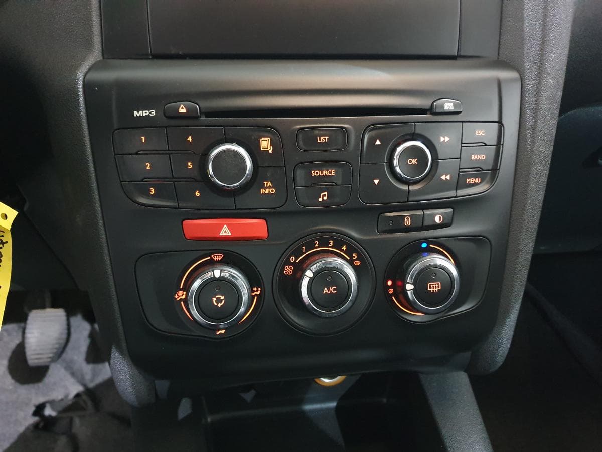Citroen C4 1.6HDI · Ano 2010 — imagem 39