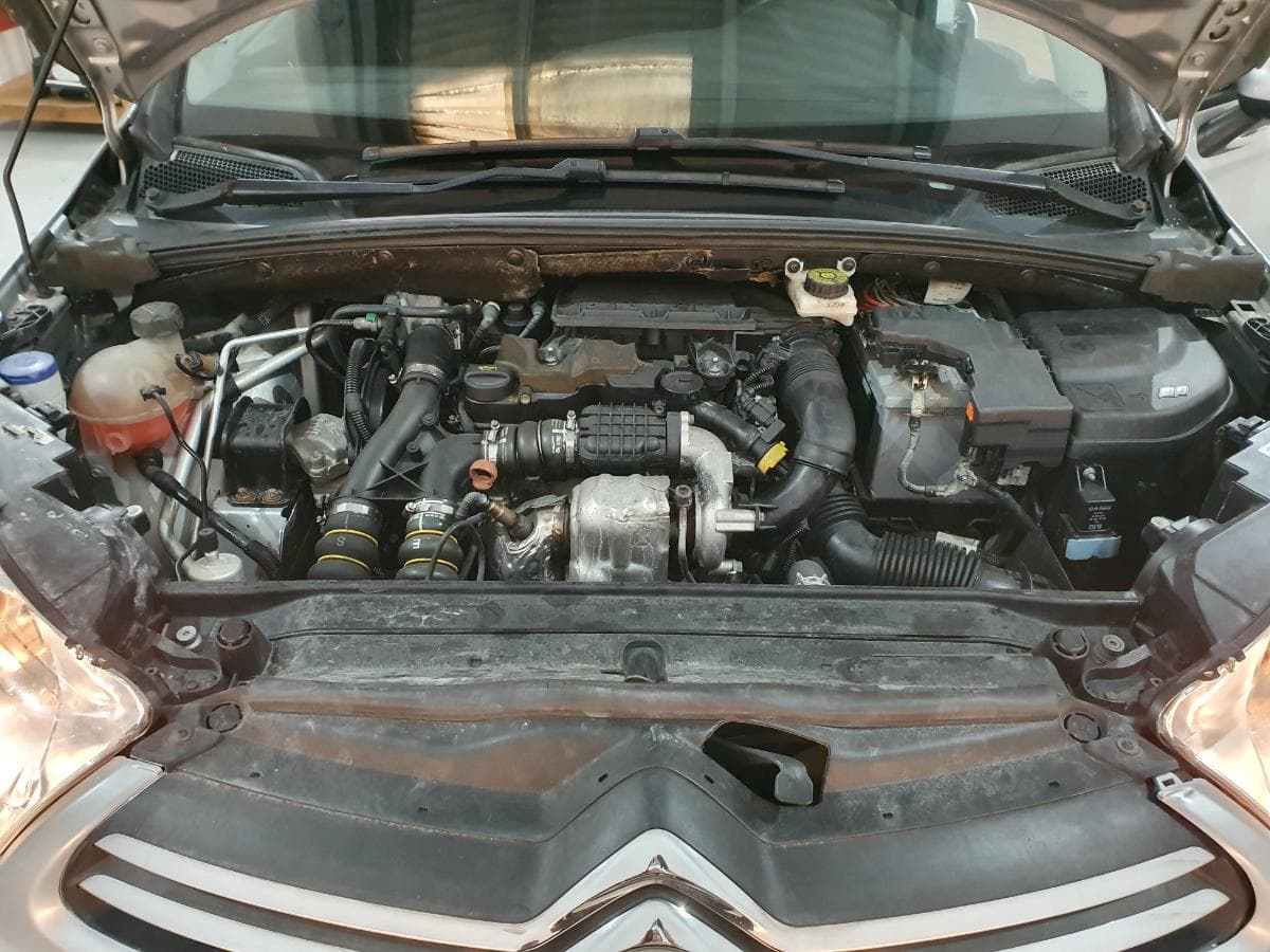 Citroen C4 1.6HDI · Ano 2010 — imagem 17
